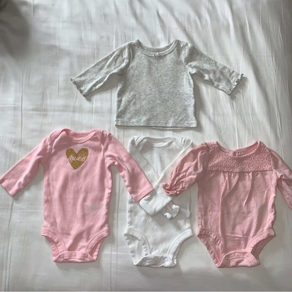 Carter's Newborn Long Sleeve Bundle (4) - Onesies & Top
